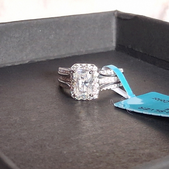 925 Moissanite Ring Size 5 - Picture 4 of 11